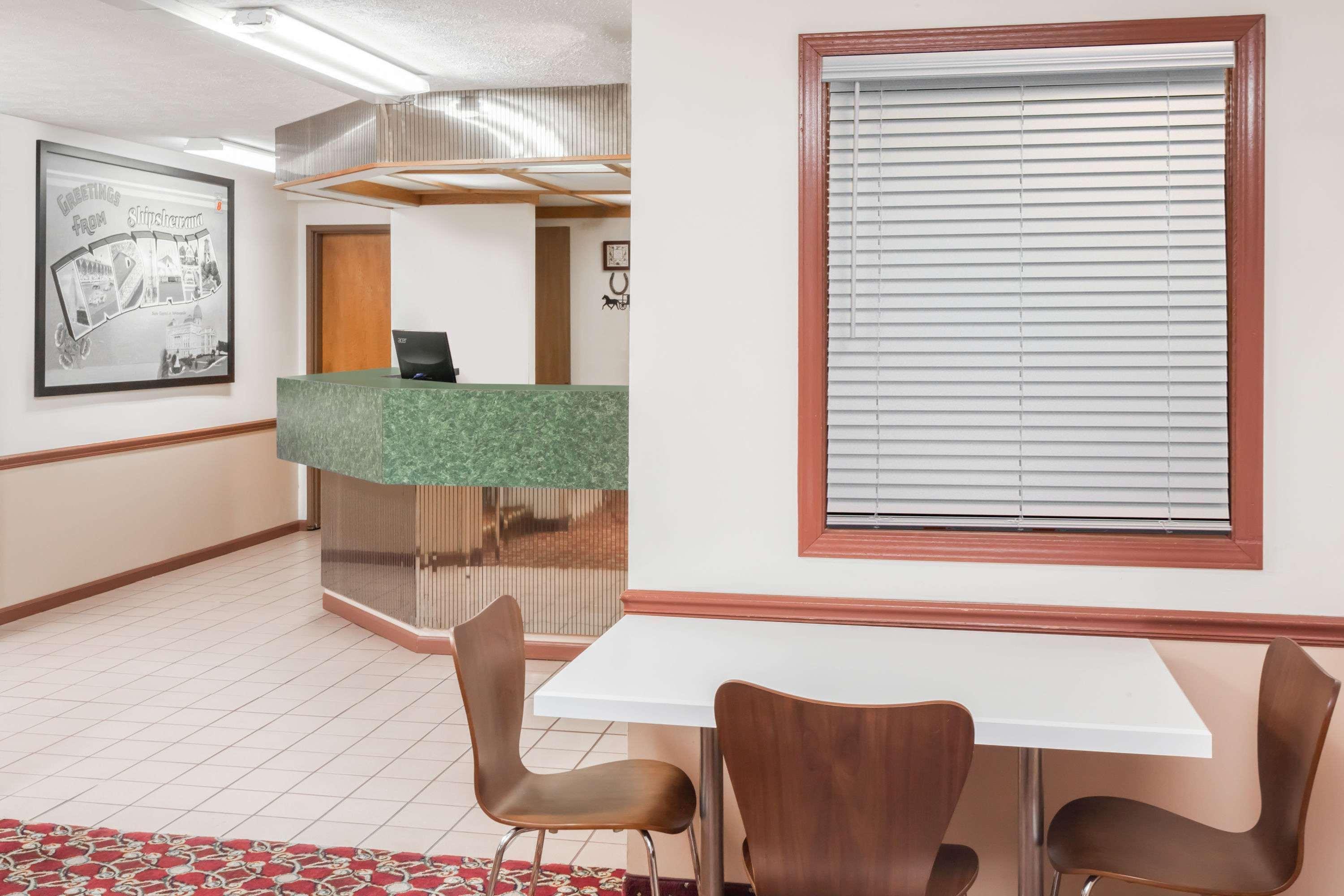 Super 8 By Wyndham Shipshewana Hotel Exterior photo