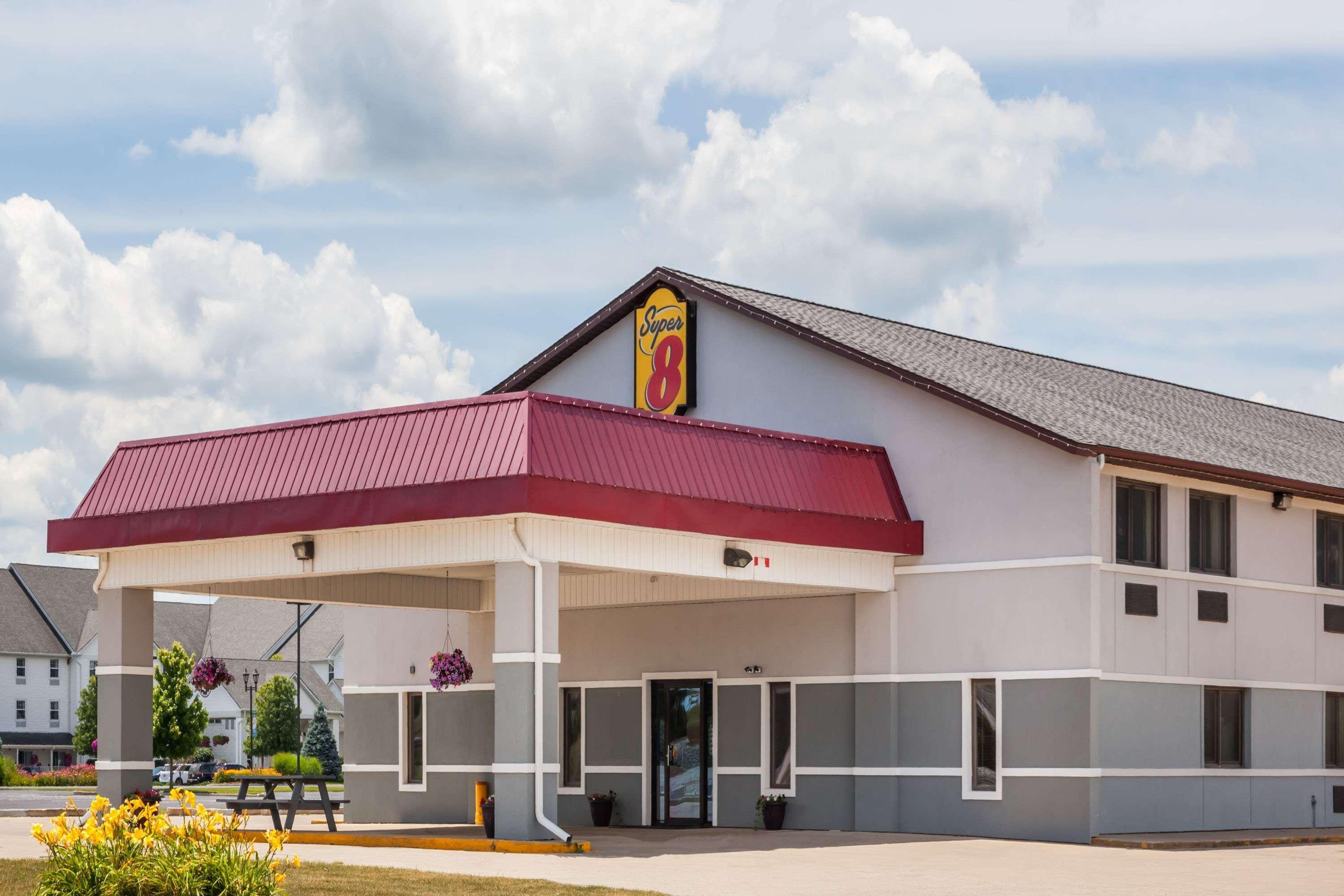 Super 8 By Wyndham Shipshewana Hotel Exterior photo
