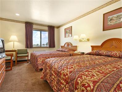 Super 8 By Wyndham Shipshewana Hotel Room photo